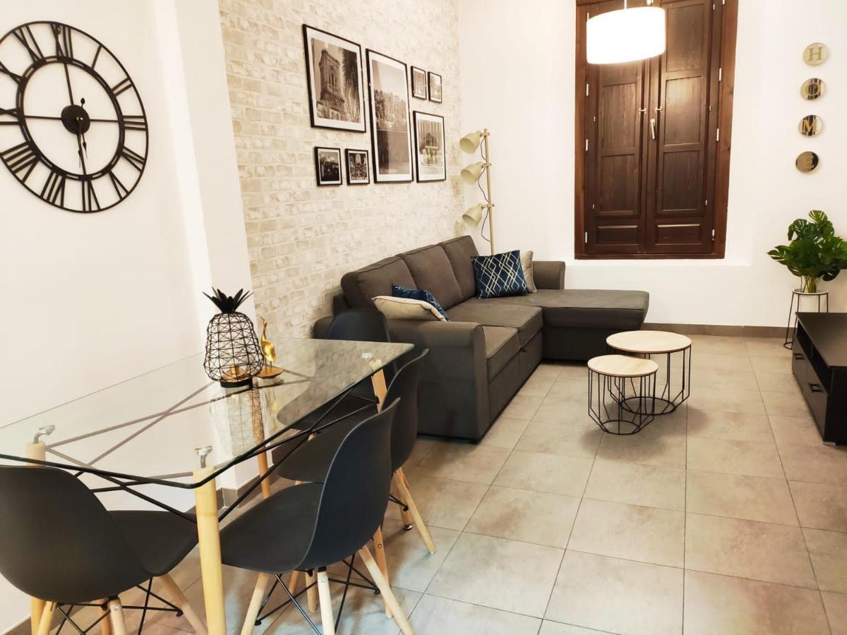 One-Bedroom Apartment,1074074059:JPEG